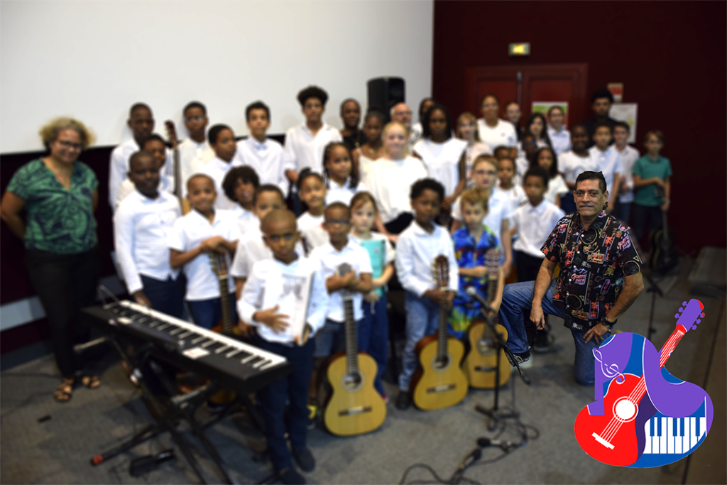 “Joue ce que tu aimes, apprends avec plaisir” — l’esprit de notre école piano & guitare.